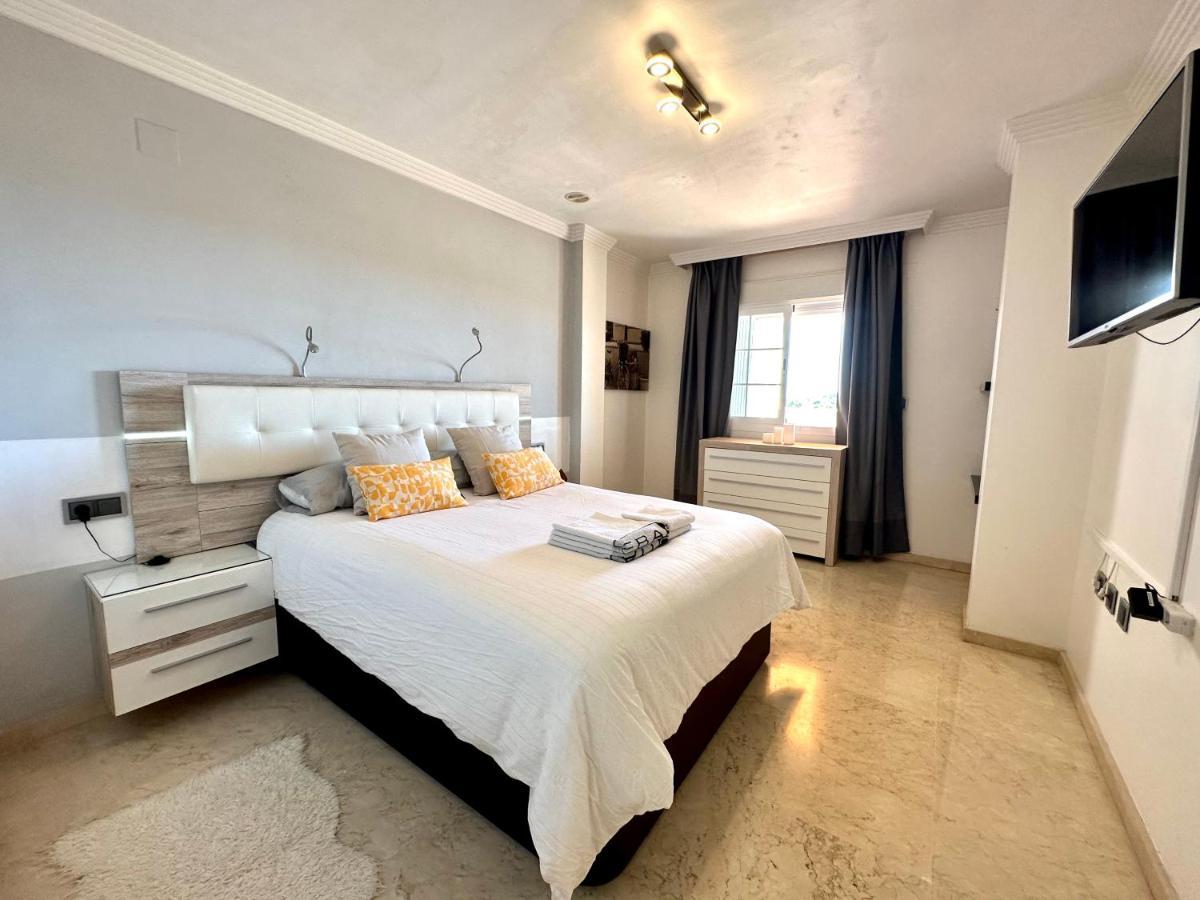 Moderno Apartamento Con Preciosas Vistas Al Mar En Urbanizacion Con Piscina - Rio Real 11 2G 마르베야 외부 사진