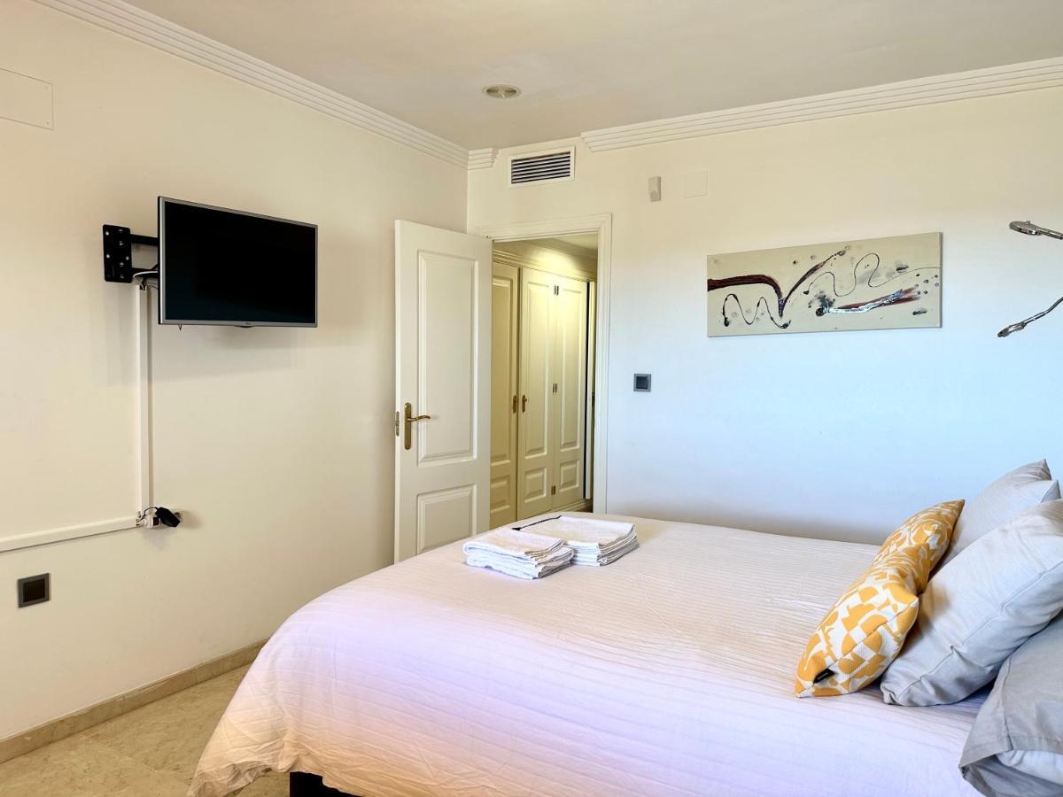 Moderno Apartamento Con Preciosas Vistas Al Mar En Urbanizacion Con Piscina - Rio Real 11 2G 마르베야 외부 사진