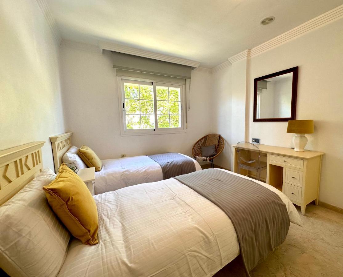 Moderno Apartamento Con Preciosas Vistas Al Mar En Urbanizacion Con Piscina - Rio Real 11 2G 마르베야 외부 사진